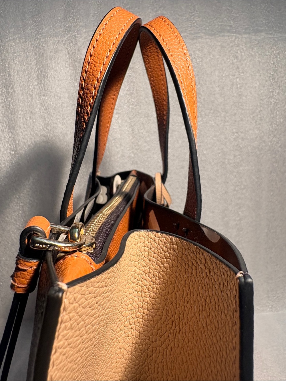Marc Jacobs The Grind Mini Tote Colorblock Leather Crossbody Bag Black Tan Ivory - Picture 6 of 16